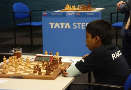 Индийский вундеркинд обыграл действующего чемпиона мира по шахматам
