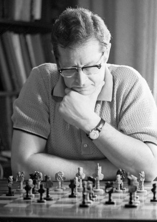 "Человек с мировым именем". Чем был знаменит старейший в мире гроссмейстер Юрий Авербах