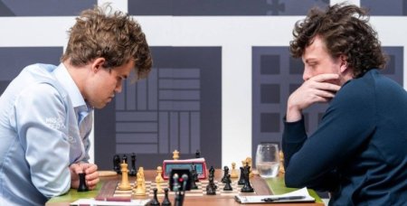 Шахматный скандал: чемпион мира Карлсен проиграл новичку и дважды сдался 