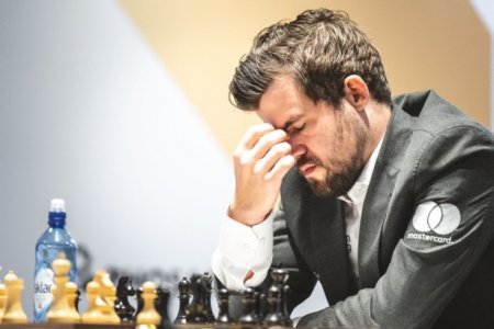 Магнус Карлсен потерпел поражение в полуфинале Aimchess Rapid