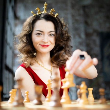 Королева против китайского гения. Как российская шахматистка вырвала титул чемпионки мира